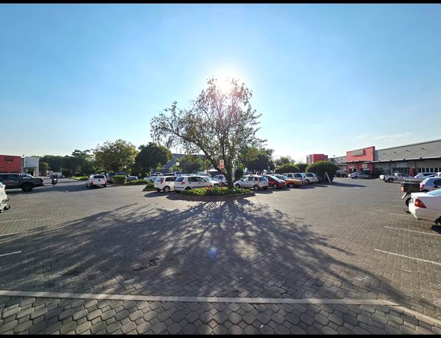 360M² RETAIL TO LET IN NORTH RIDING